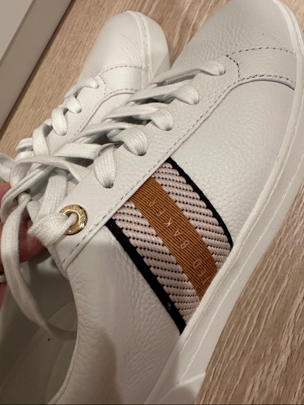 Ted Baker Women's White Leather-Style Casual Sneakers with Stripe Detail - Picture 5 of 6